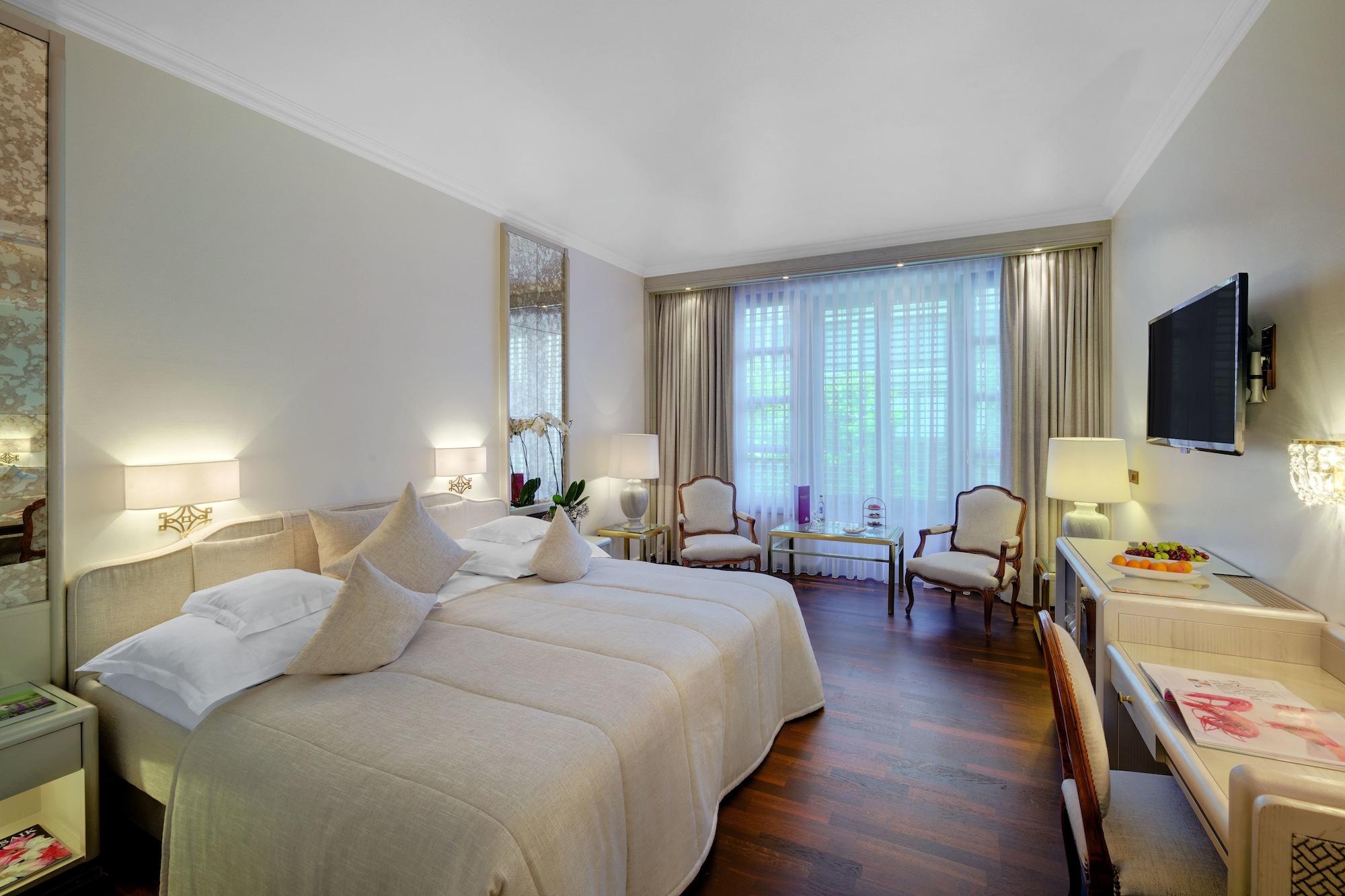 Hotel Europaeischer Hof Heidelberg, Bestes Hotel Deutschlands In Historischer Architektur Bagian luar foto A room at the Hotel de France