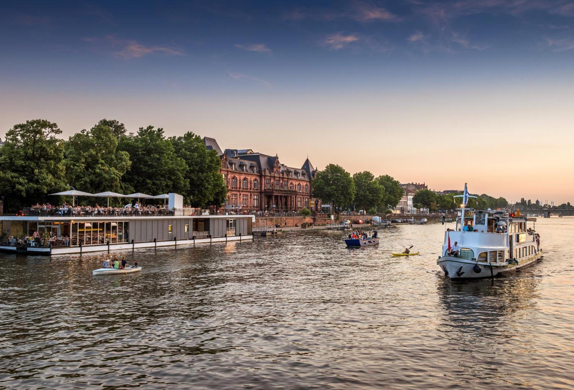 Hotel Europaeischer Hof Heidelberg, Bestes Hotel Deutschlands In Historischer Architektur Bagian luar foto The river Main in Frankfurt