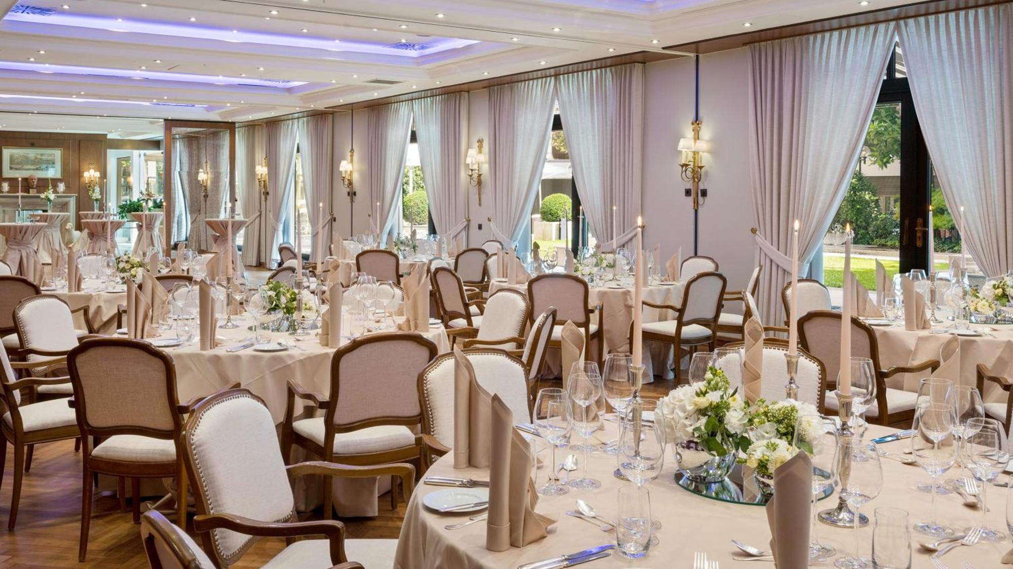 Hotel Europaeischer Hof Heidelberg, Bestes Hotel Deutschlands In Historischer Architektur Bagian luar foto The ballroom at the hotel