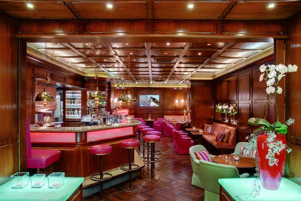 Hotel Europaeischer Hof Heidelberg, Bestes Hotel Deutschlands In Historischer Architektur Bagian luar foto The interior of the bar